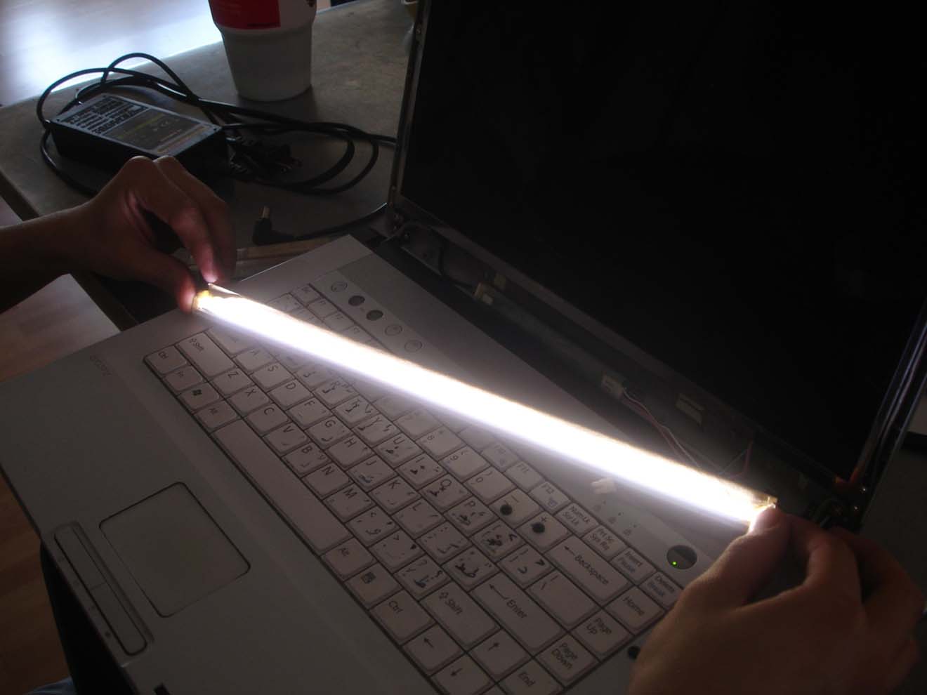 Замена и ремонт подсветки экрана ноутбука в Шуе